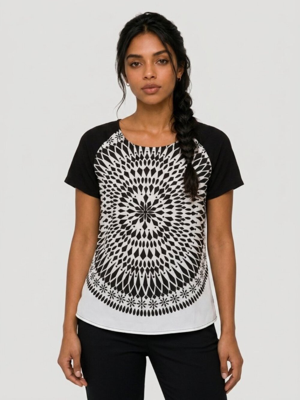 Banana Republic Black & White Radial Medallion Geometric Raglan Blouse